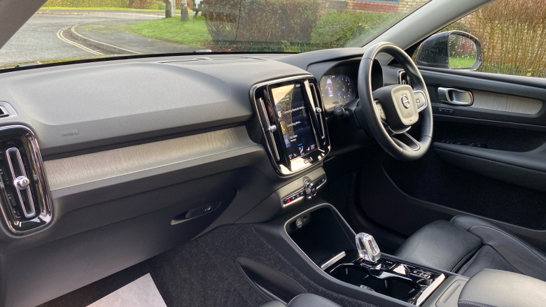 Volvo Xc40 2.0 B4P Inscription Pro 5dr Auto Petrol Estate